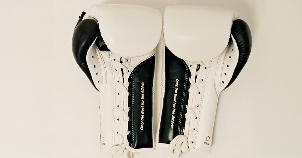  BÜ Maske Boxhandschuhe 