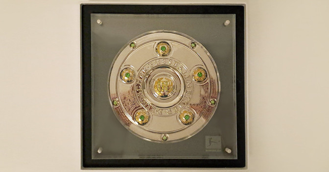  BÜ Meisterschale Acryl 