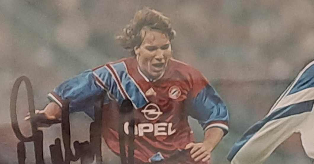  BÜ  Trikot Socke Bild FCB 