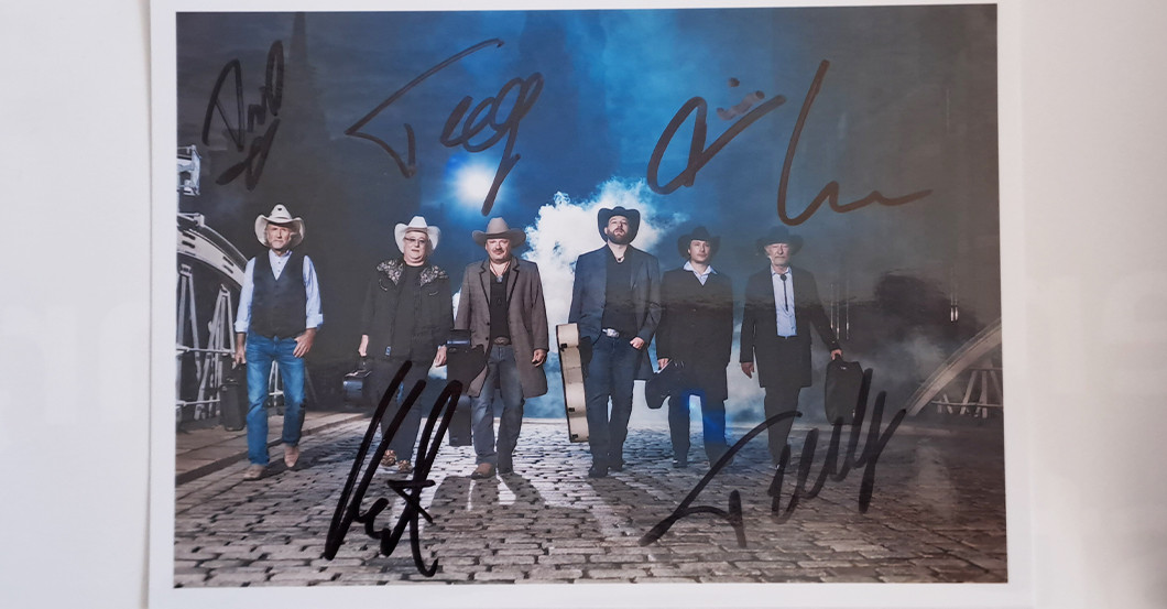 BÜ Truck Stop Hut   BÜ Truck Stop Hut