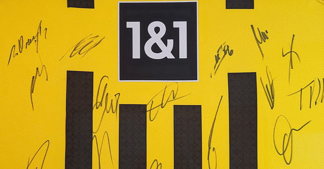 BVB Trikot im Rahmen   BVB Trikot im Rahmen