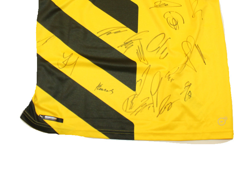  BVB-Trikot signiert 