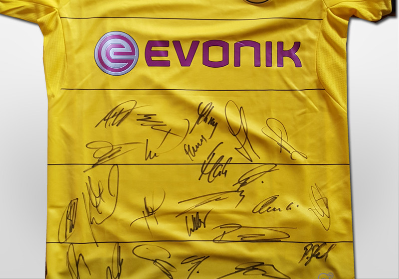 BVB Trikot signiert   BVB Trikot signiert