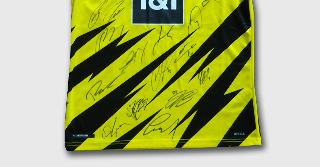 BVB Trikot teamsigniert 1   BVB Trikot teamsigniert 1