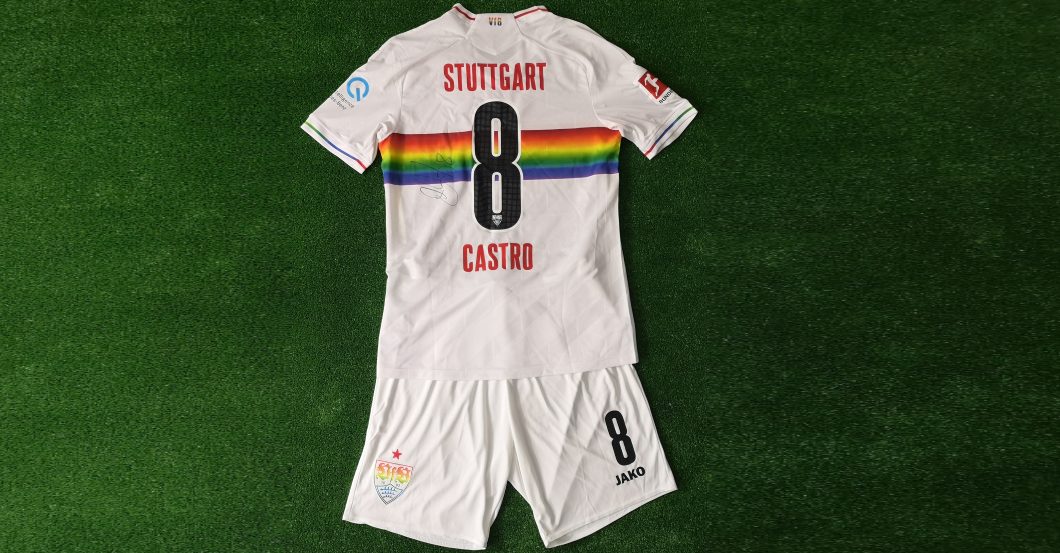 Castro Outfit signiert 