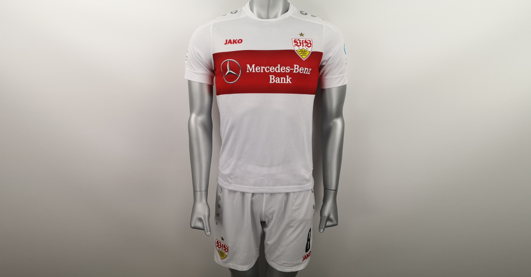  Castro Outfit signiert 