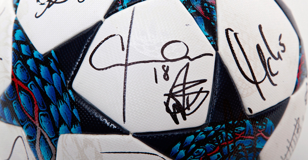  CL Finalball signiert  