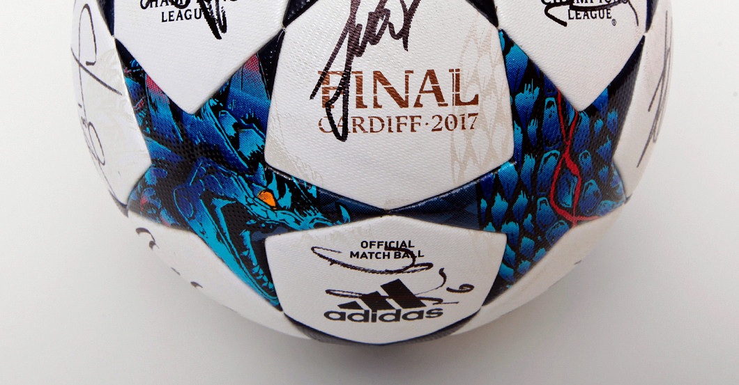  CL Finalball signiert  