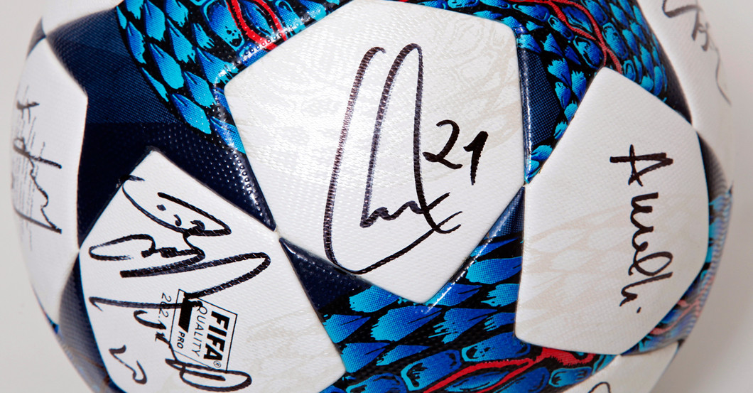  CL Finalball signiert  