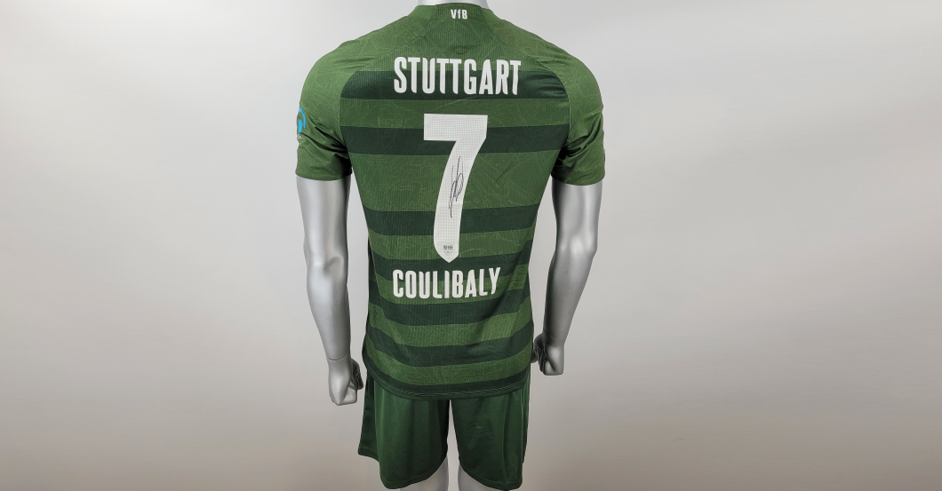  Coulibaly Ausweichoutfit 
