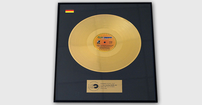 Cut N Move Award   Cut N Move Award