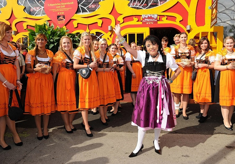 Damen-Wiesn Regine Sixt   Damen-Wiesn Regine Sixt