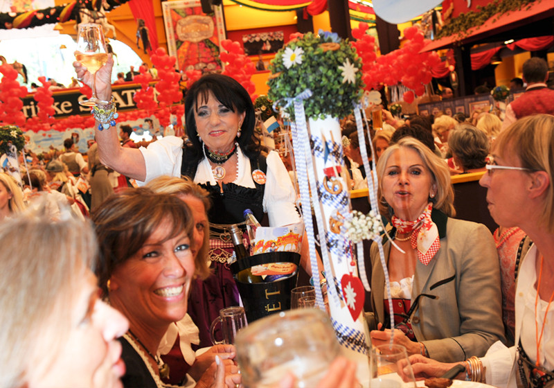 Damen-Wiesn Regine Sixt   Damen-Wiesn Regine Sixt