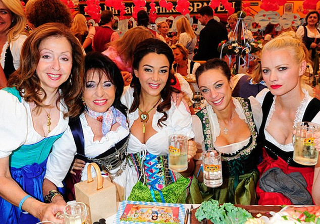 Damen-Wiesn Regine Sixt   Damen-Wiesn Regine Sixt