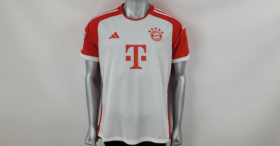 Davies FCB-Trikot   Davies FCB-Trikot