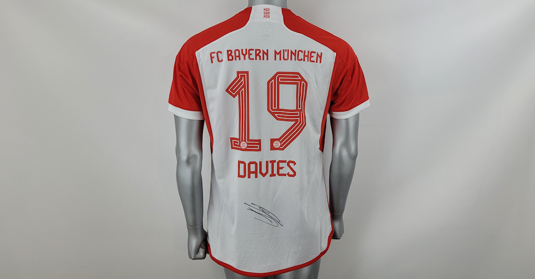 Davies FCB-Trikot   Davies FCB-Trikot