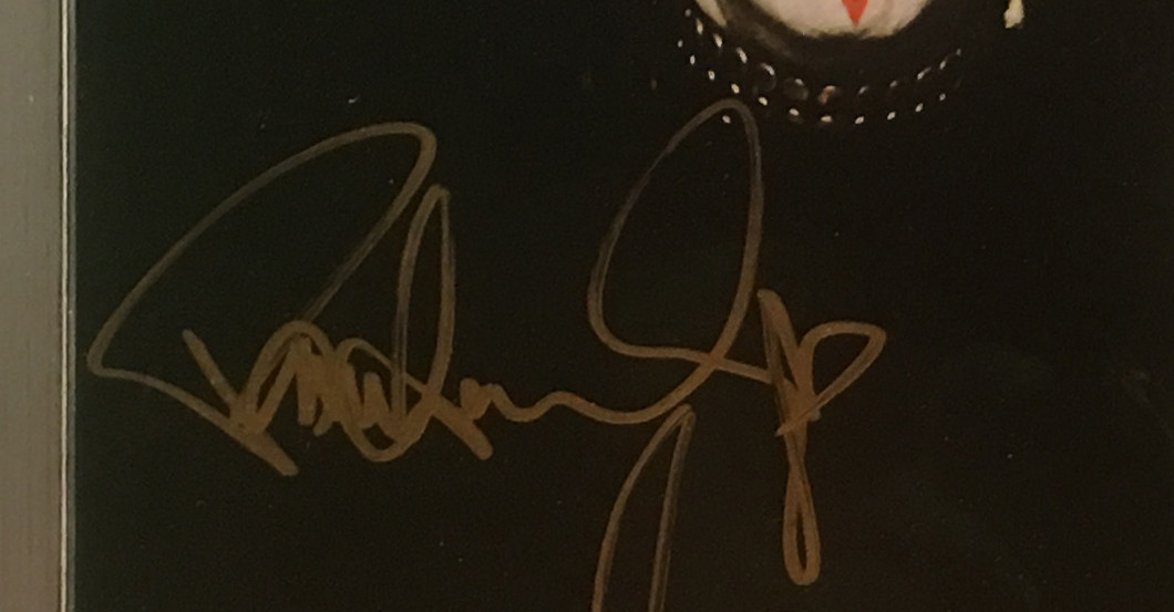 Debütalbum KISS signiert   Debütalbum KISS signiert