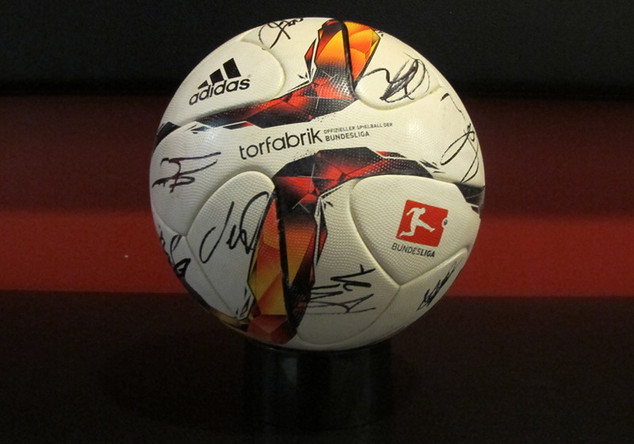 Der Spielball des FC Köln   Der Spielball des FC Köln