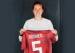  DFB-Outfit Nüsken  