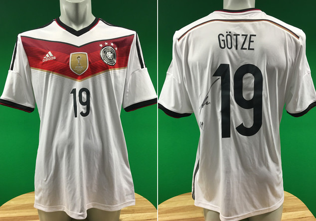 DFB-Trikot Götze signiert   DFB-Trikot Götze signiert