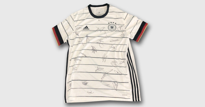  DFB Trikot teamsigniert 1 