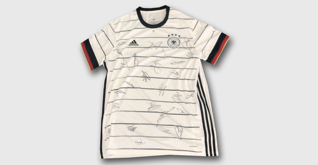  DFB Trikot teamsigniert 1 