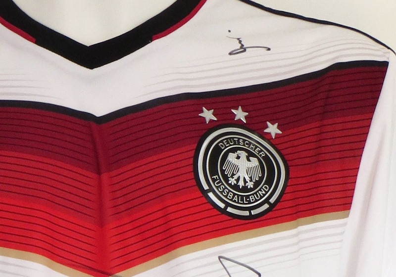  DFB Trikot teamsigniert 