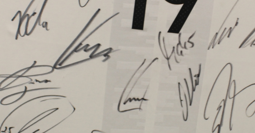  DFB Trikot teamsigniert 