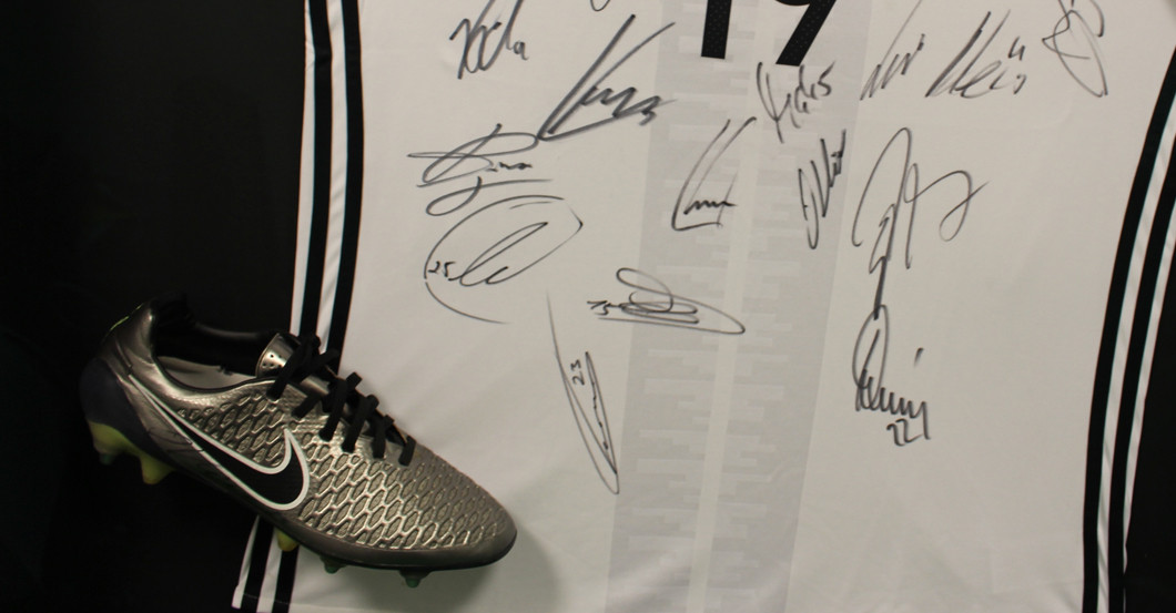  DFB Trikot teamsigniert 