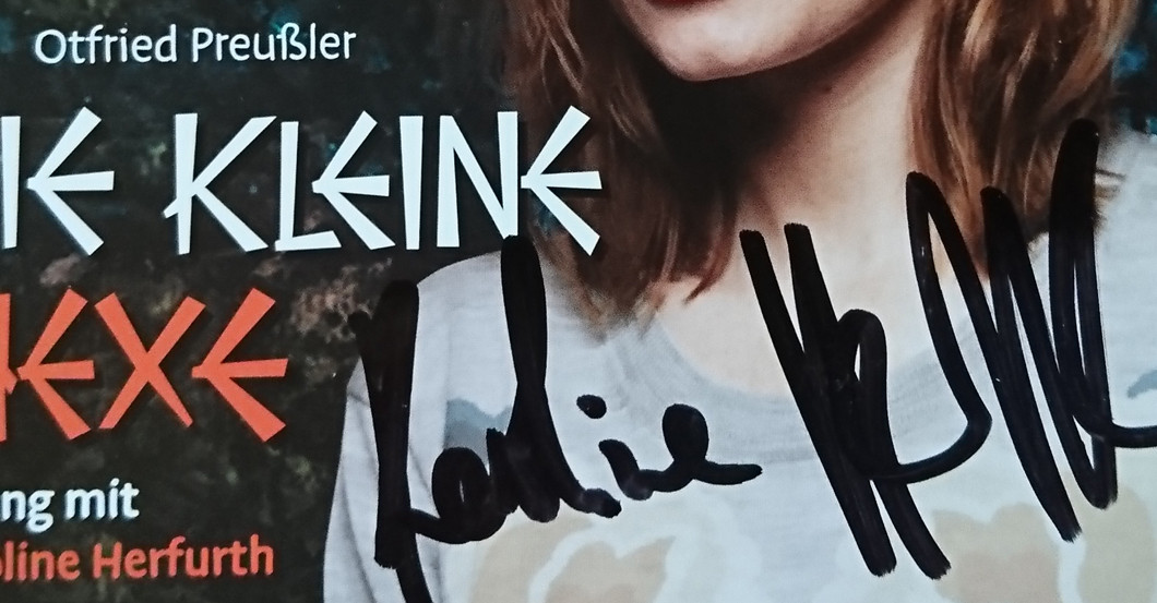  Die kleine Hexe signiert 