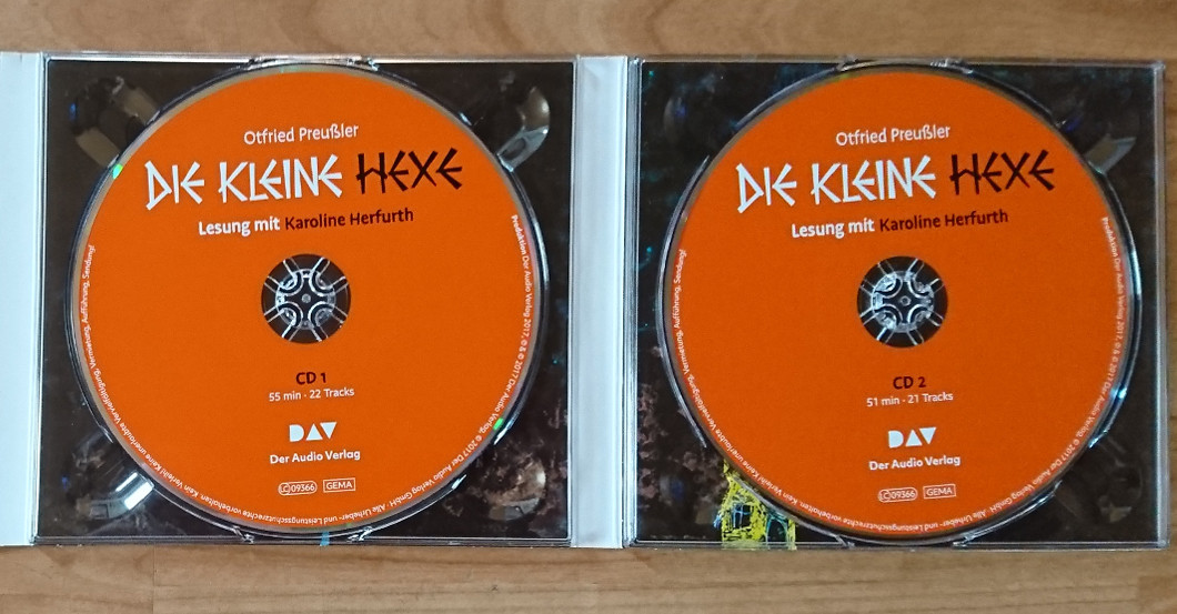  Die kleine Hexe signiert 