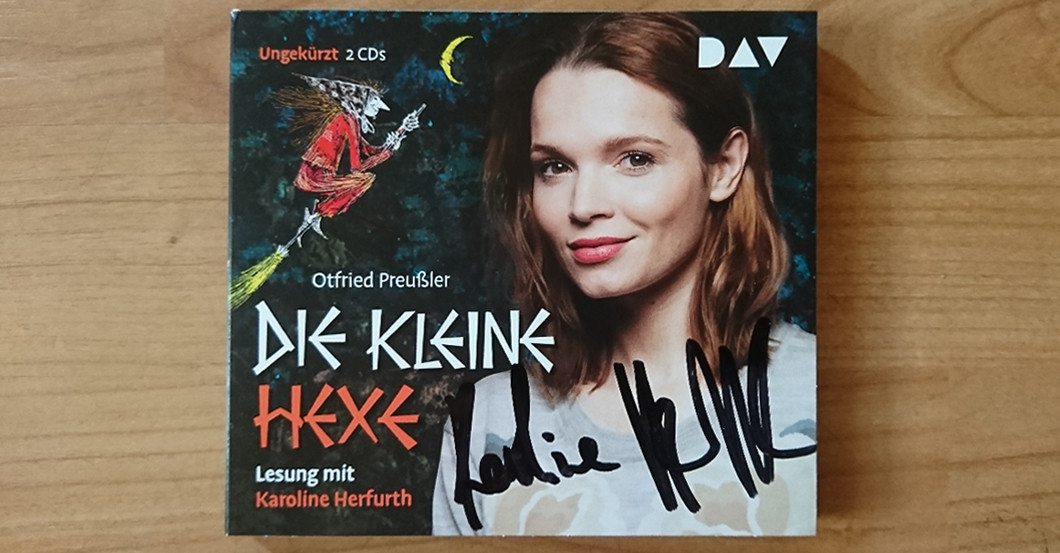  Die kleine Hexe signiert 