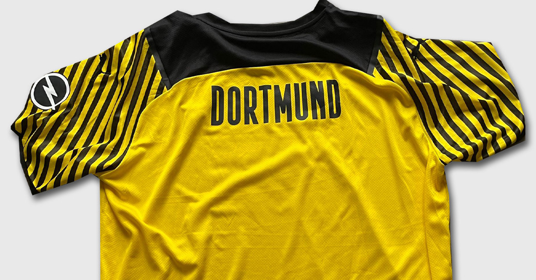 Geschenk für BVBFans Trikot mit allen Signaturen