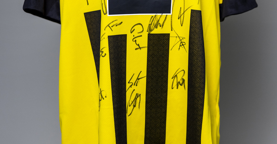  Dortmund Trikot signiert 