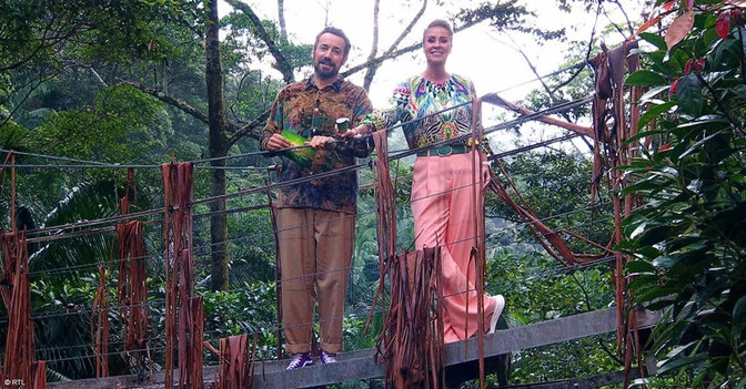 Dschungel Bluse Show 13   Dschungel Bluse Show 13