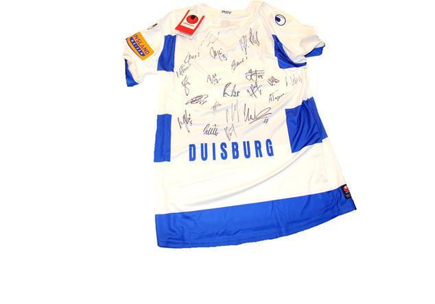  Duisburg-Trikot signiert 