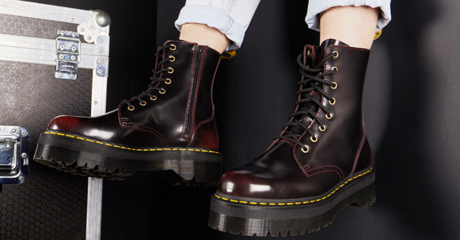  Ein Paar Dr Martens 
