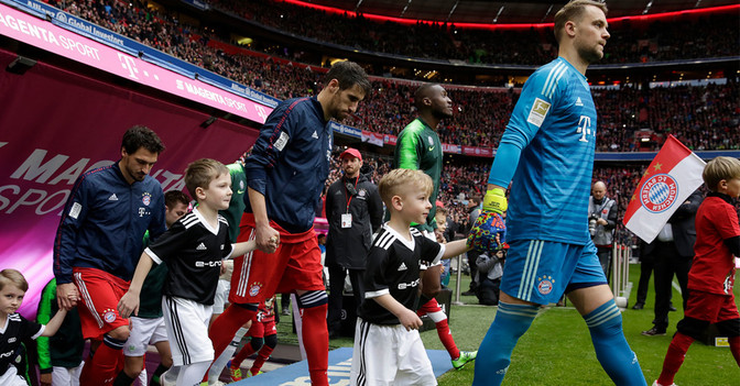 Einlaufkind FCB I   Einlaufkind FCB I