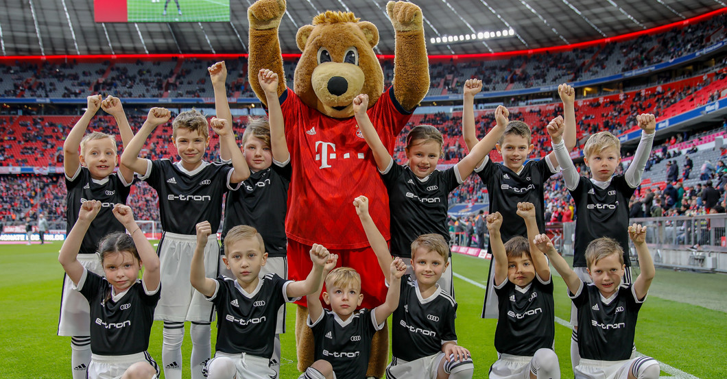 Einlaufkind FCB II   Einlaufkind FCB II