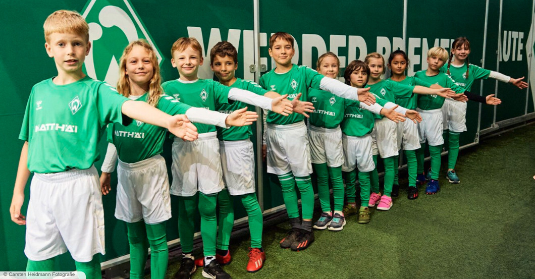 Einlaufkind Werder VfL   Einlaufkind Werder VfL