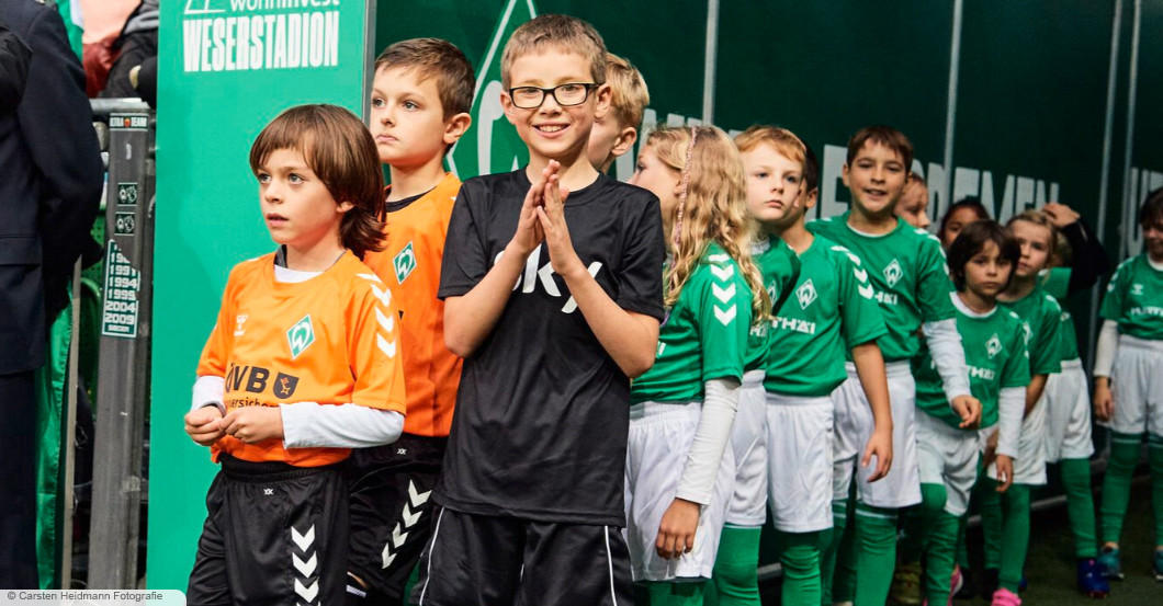 Einlaufkind Werder VfL   Einlaufkind Werder VfL