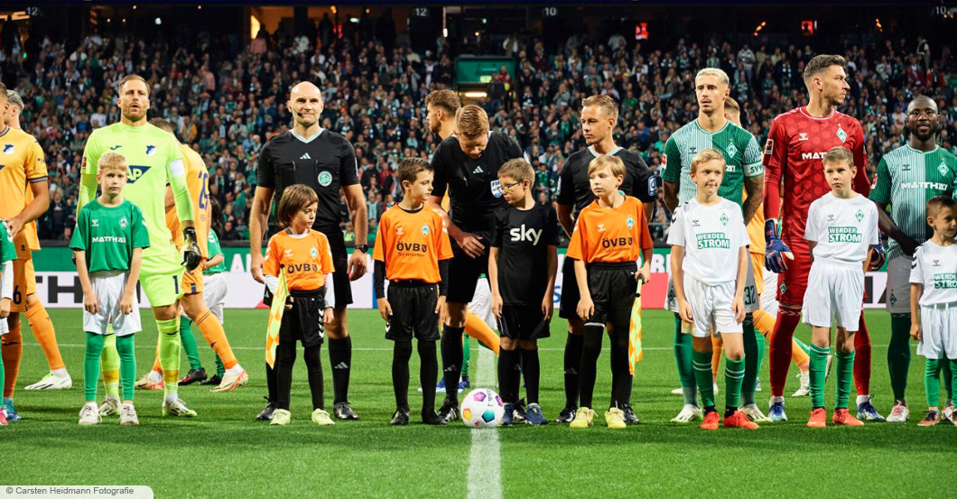 Einlaufkind Werder VfL   Einlaufkind Werder VfL