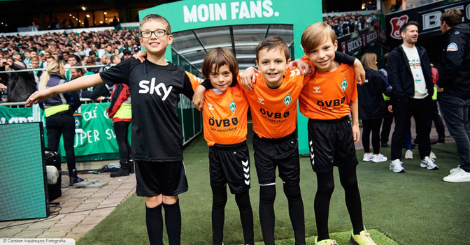 Einlaufkind Werder VfL   Einlaufkind Werder VfL