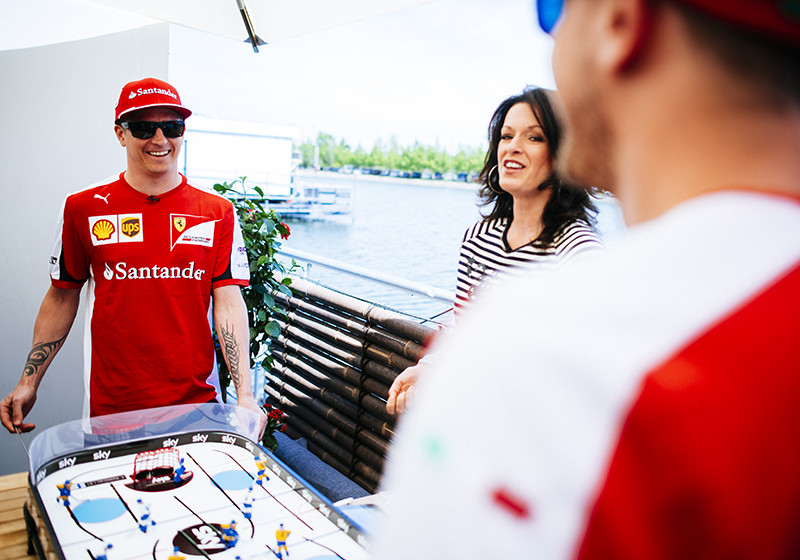  Eishockey Tisch signiert 