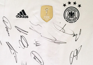  EM Heimtrikot signiert 