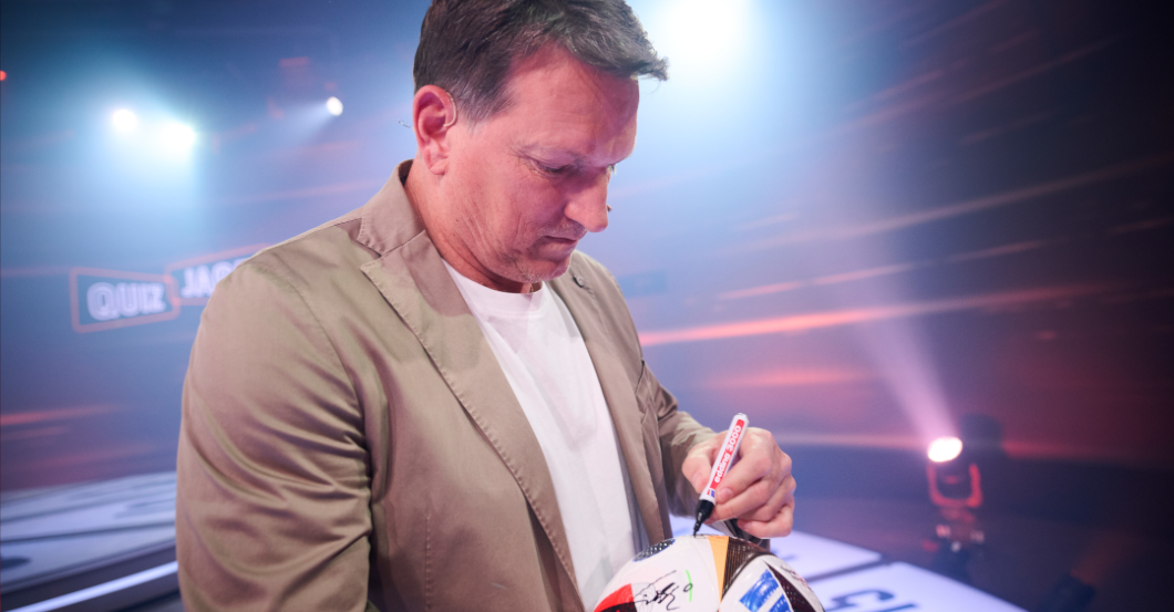 EM Spielball ServusTV   EM Spielball ServusTV