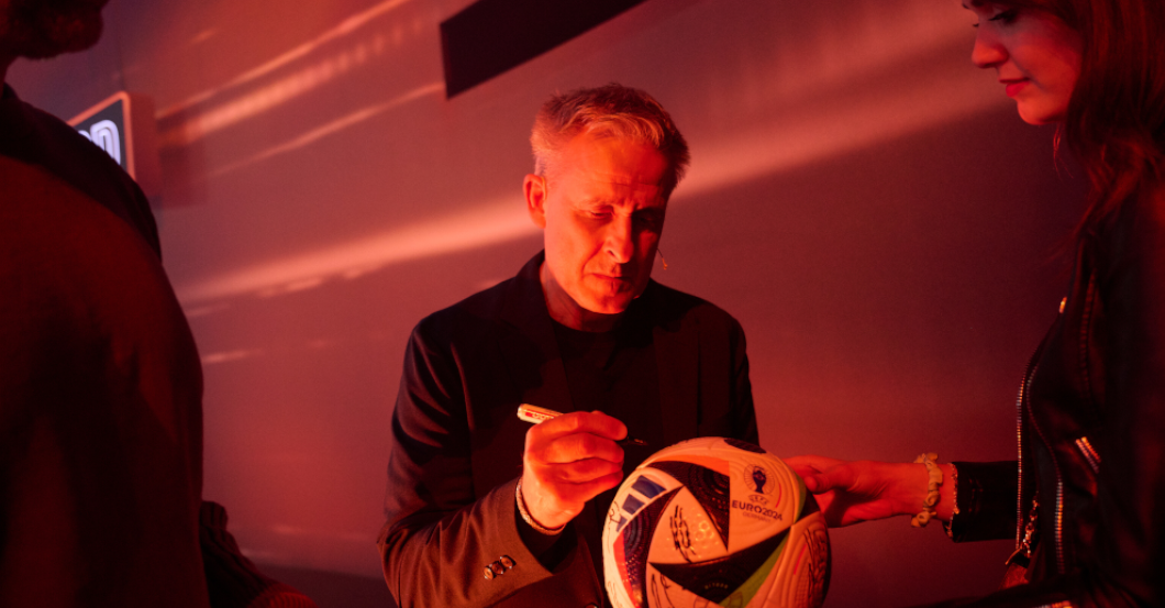 EM Spielball ServusTV   EM Spielball ServusTV