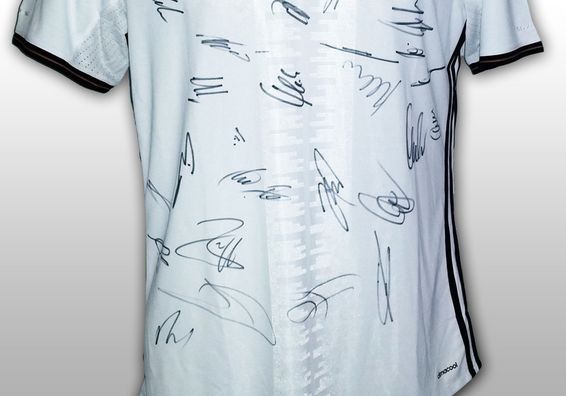  EM Trikot teamsigniert 