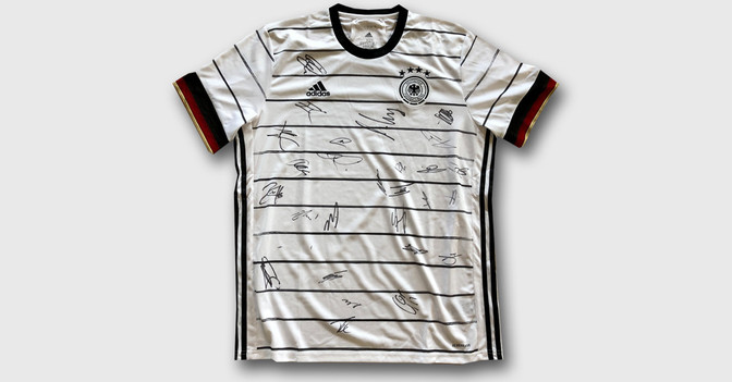  EM Trikot teamsigniert 