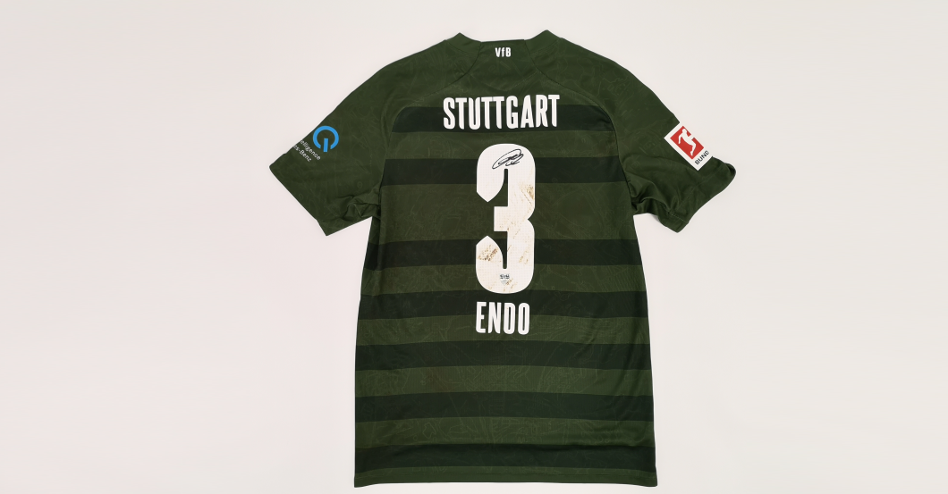 Endo Trikot signiert   Endo Trikot signiert